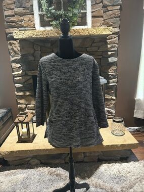 Carolyn Taylor Black & White Heathered Crew Neck Sweater